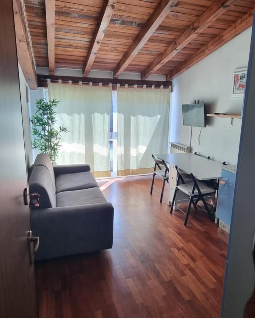 شقة Civico288-Romantic Attic Near Ieo-Bocconi-F Prada ميلان المظهر الخارجي الصورة